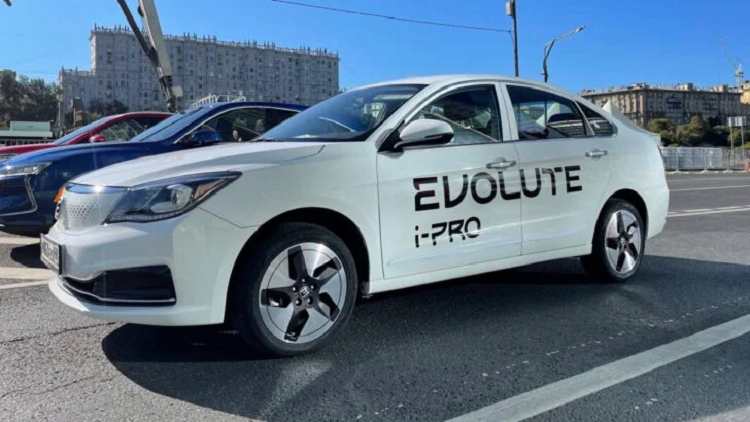 Электромобили отечественного бренда Evolute получили дистанционное управление Электромобили отечественного бренда Evolute получили дистанционное управление