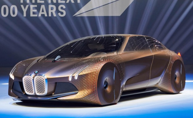 BMW подключает водителей BMW подключает водителей