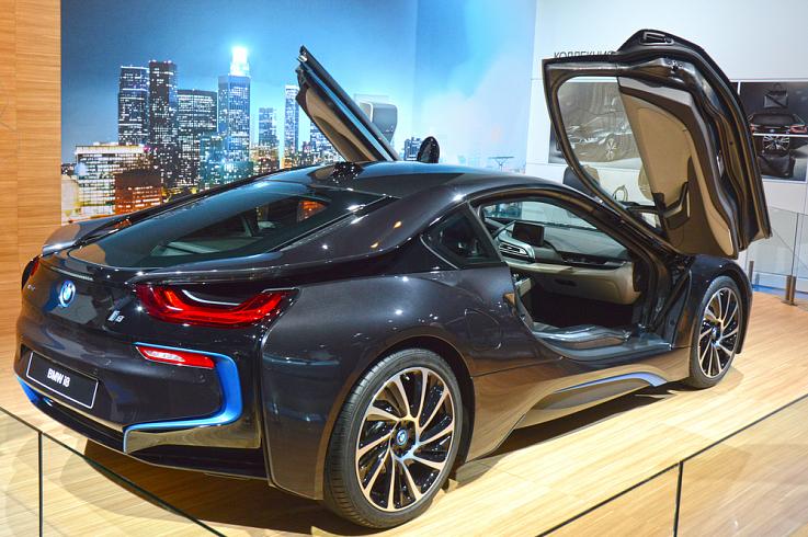 Автомобили BMW будут оснащены Alexa в 2018 году