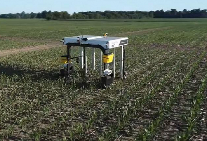 Производитель сельскохозяйственных технологий Solinftec представил своего робота для борьбы с сорняками Производитель сельскохозяйственных технологий Solinftec представил своего робота для борьбы с сорняками
